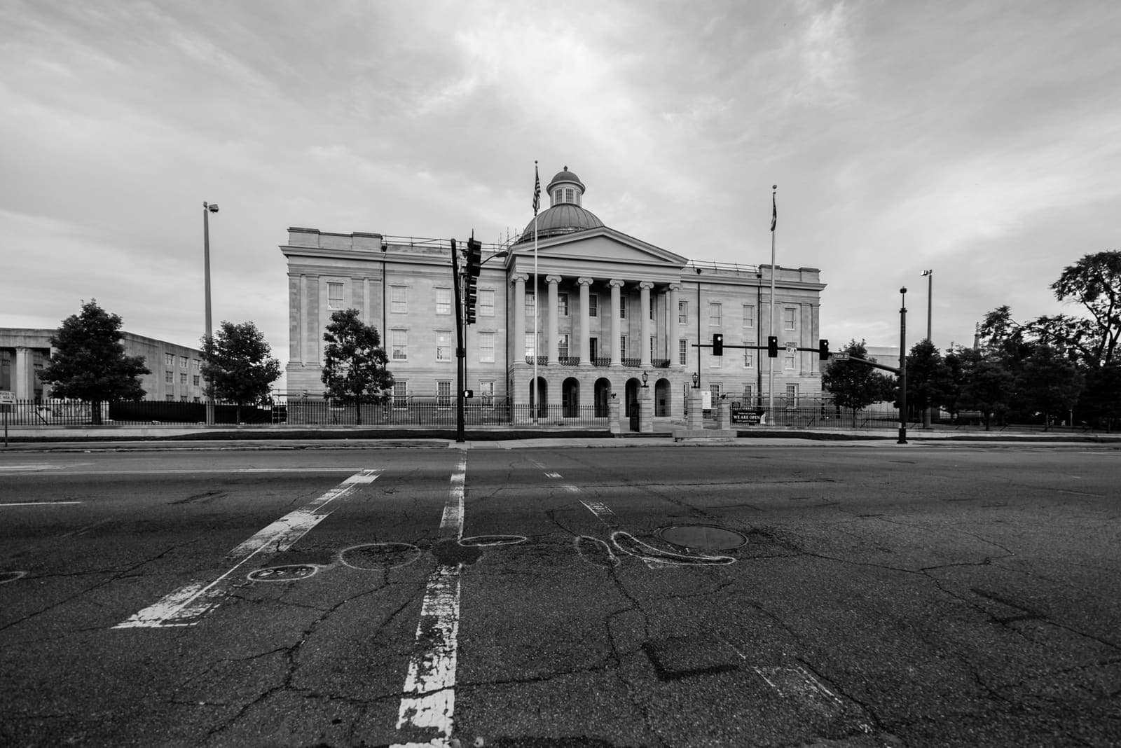 Exterior of a municipal government building in Jackson, Mississippi