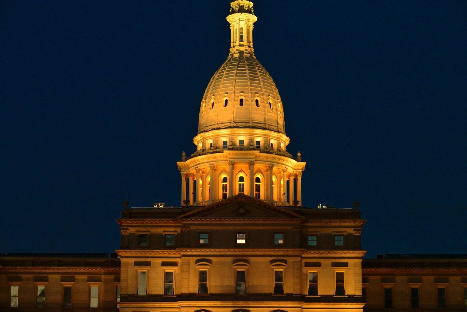 The Michigan state capitol building, home to the state's gambling regulatory oversight